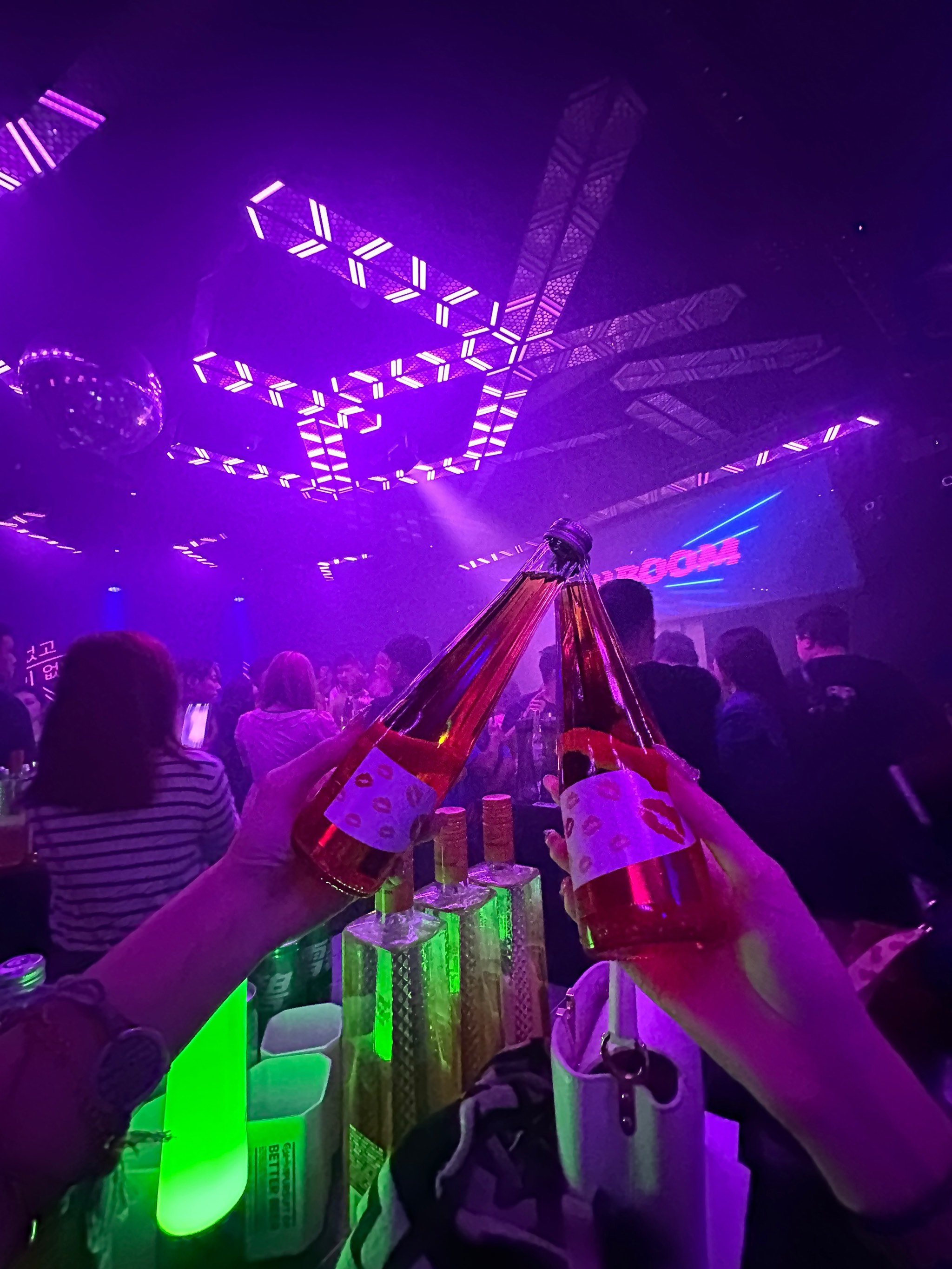 保山商务KTV预订指南-龙陵县ktv预订